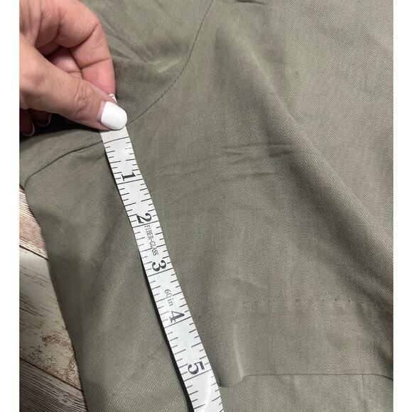 Tommy Bahama 100% Silk Pleated Khaki Shorts Men's Size 42 Big - Picture 5 of 5